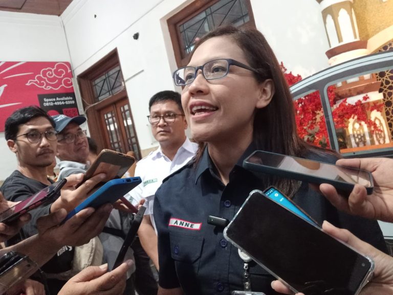 KAI Commuter Wilayah 8 Surabaya Layani Lebih dari 390 Ribu Orang, Jelang Akhir Cuti Bersama Lebaran 2024 KAI Commuter Wilayah 8 Surabaya Layani Lebih dari 390 Ribu Orang, Jelang Akhir Cuti Bersama Lebaran 2024