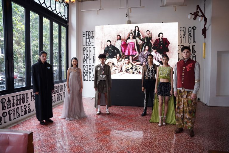 Koleksi Kolaborasi 2ICONS bersama 10 Desainer & Brand Lokal dalam Campaign #WeAreAllIcons (foto : ist)