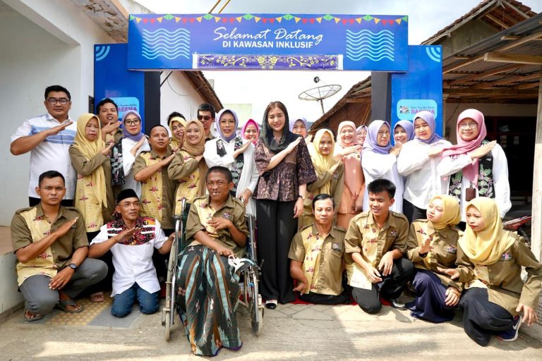 Kemensos Dukung Pemberdayaan Disabilitas di Kampung Inklusi Naeema Trenggalek (foto : ist)