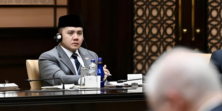 Tanggapi Kritik soal Kunker Prabowo, Seskab Teddy Beberkan Alasan RI Harus Panen Hubungan Baik dengan Negara Lain