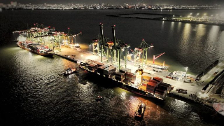 Layanan SCJX X-Press Feeders Masuk TPK Teluk Lamong, Perkuat Akses Perdagangan Surabaya-Tiongkok