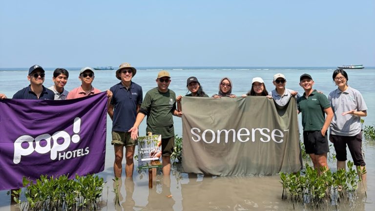 Memperingati World Mangrove Day : Somerset Berlian Jakarta Tanam 2.000 Bibit Mangrove di Pulau Tidung Kecil, Kepulauan Seribu