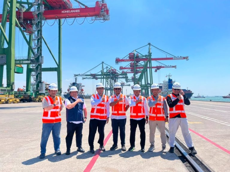 Staf Ahli Kemenhub Tinjau Green Port Terminal Teluk Lamong, Apresiasi Komitmen TTL Dukung Percepatan Target Net Zero Emission 2060
