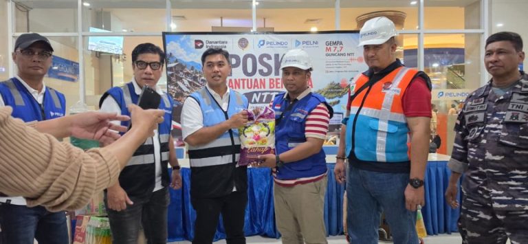 KSOP Utama Tanjung Perak dan Pelindo Group Salurkan Bantuan Korban Gempa NTT melalui Kapal PELNI MV. Tidar