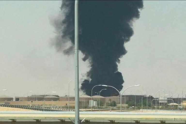 Serangan Houthi ke Bandara Riyadh Tewaskan 12 Orang, Jamaah Umrah Jadi Korban