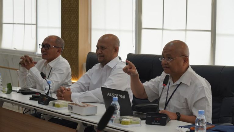 Bappenas Tinjau Pengembangan Pelabuhan Tanjung Perak dan Konektivitas Logistik Nasional di TPS