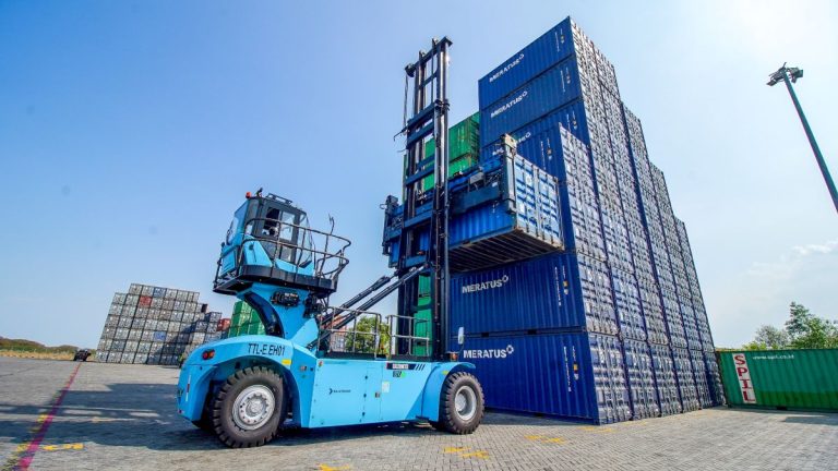 TTL Datangkan Alat Bongkar Muat Tenaga Listrik Dorong Operasional Terminal Yang Lebih Efisien dan Ramah Lingkungan